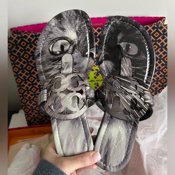 Tory Burch Miller Printed Patent Sandal Cat Portrait Size 7 - Picture 1 of 11